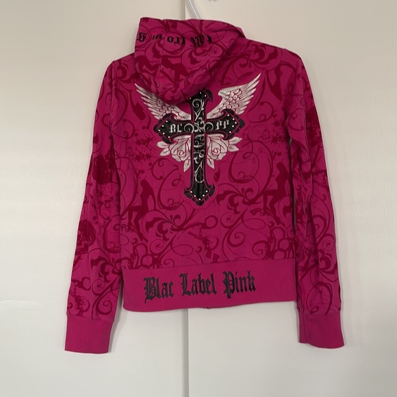 Black label - Picture 2 of 2